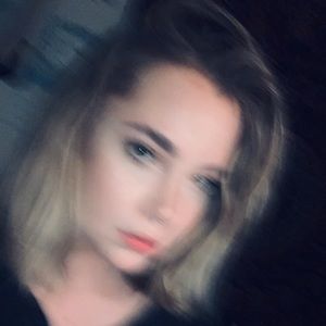 Meet your Posher, Abbey